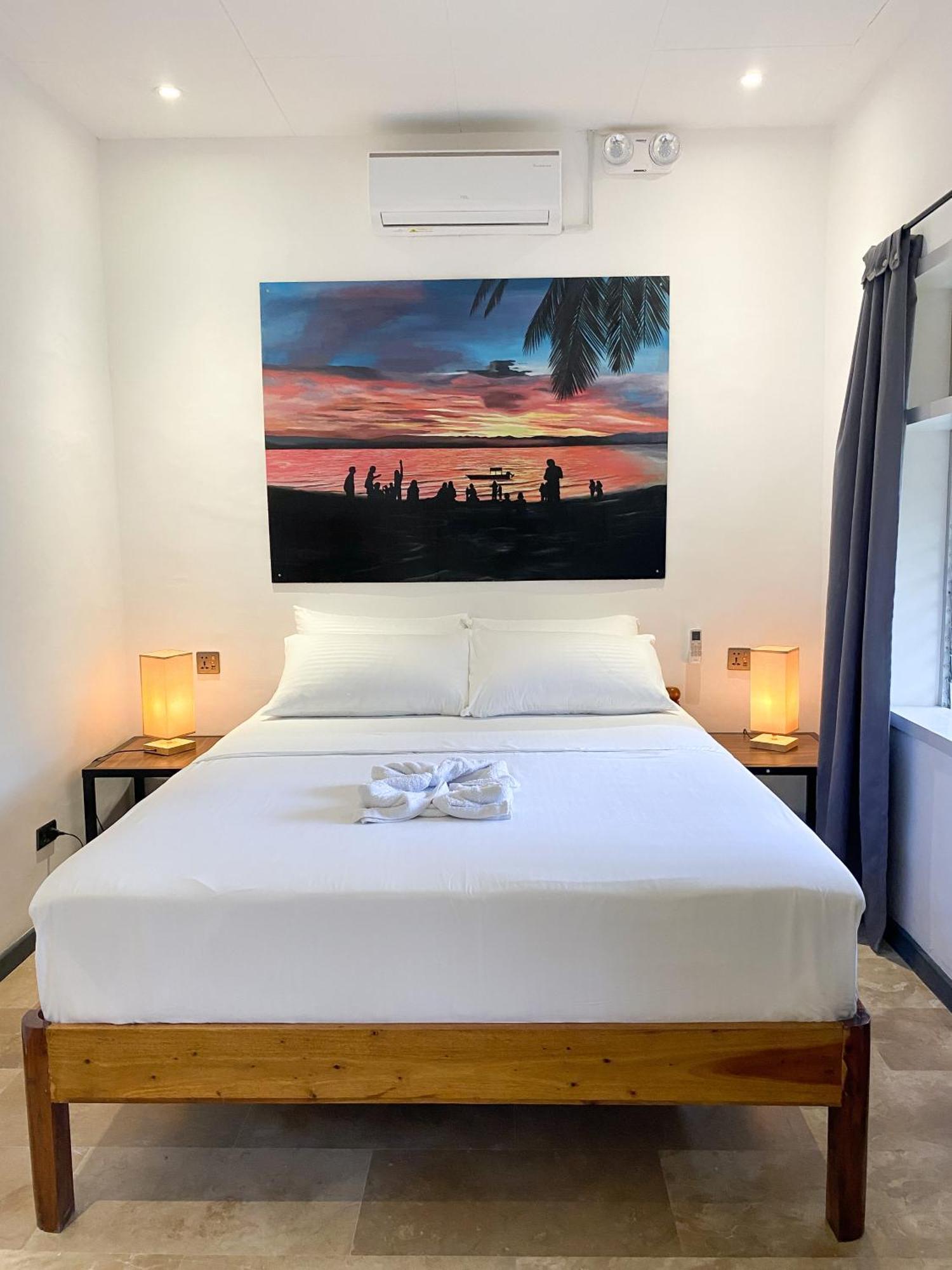 Wild Monkeys Hostel Moalboal Εξωτερικό φωτογραφία