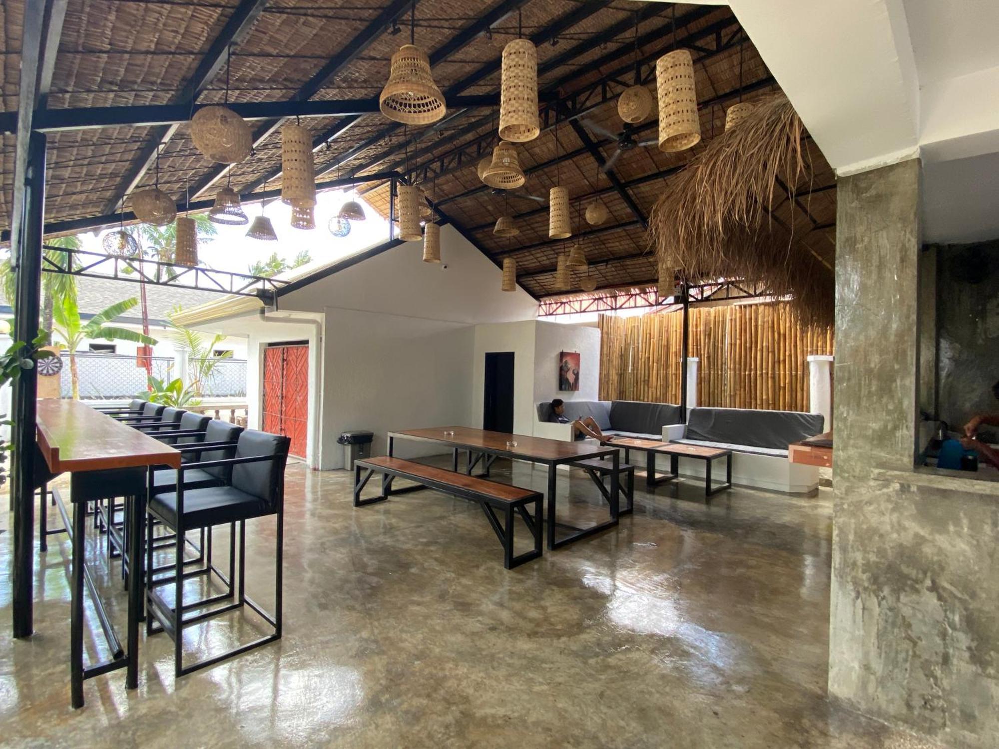 Wild Monkeys Hostel Moalboal Εξωτερικό φωτογραφία